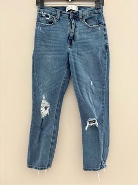 ✨ Abercrombie & Fitch High Rise Mom Jeans Distressed Light Wash Size 26/2R